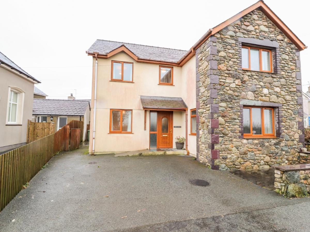 Bryn Seion Villa Llanddeiniolen Exterior photo